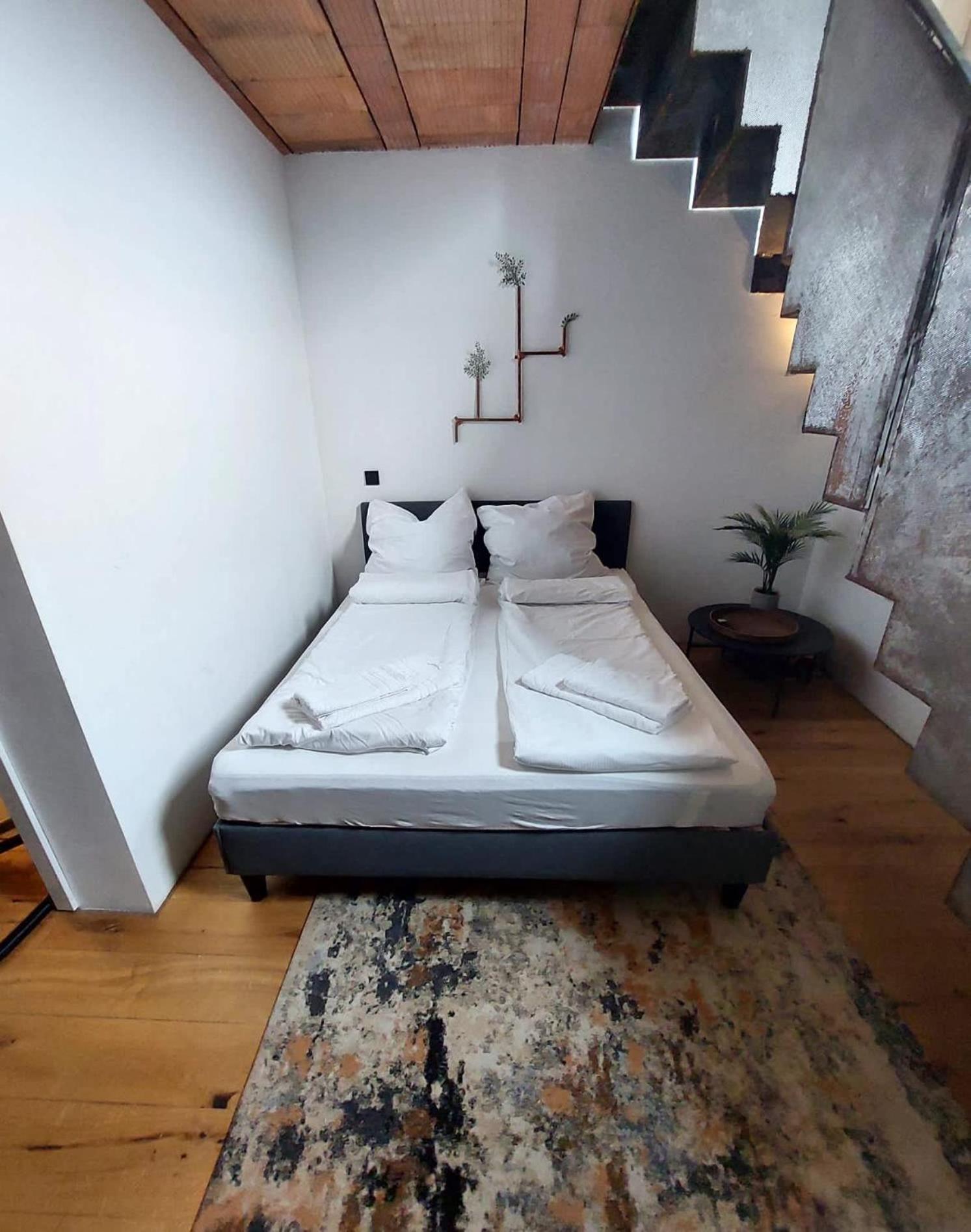 Coolest Apartment In Berlin, Easy Check-In, Industrial Style, Near City Center - Maisonette #2 Dış mekan fotoğraf